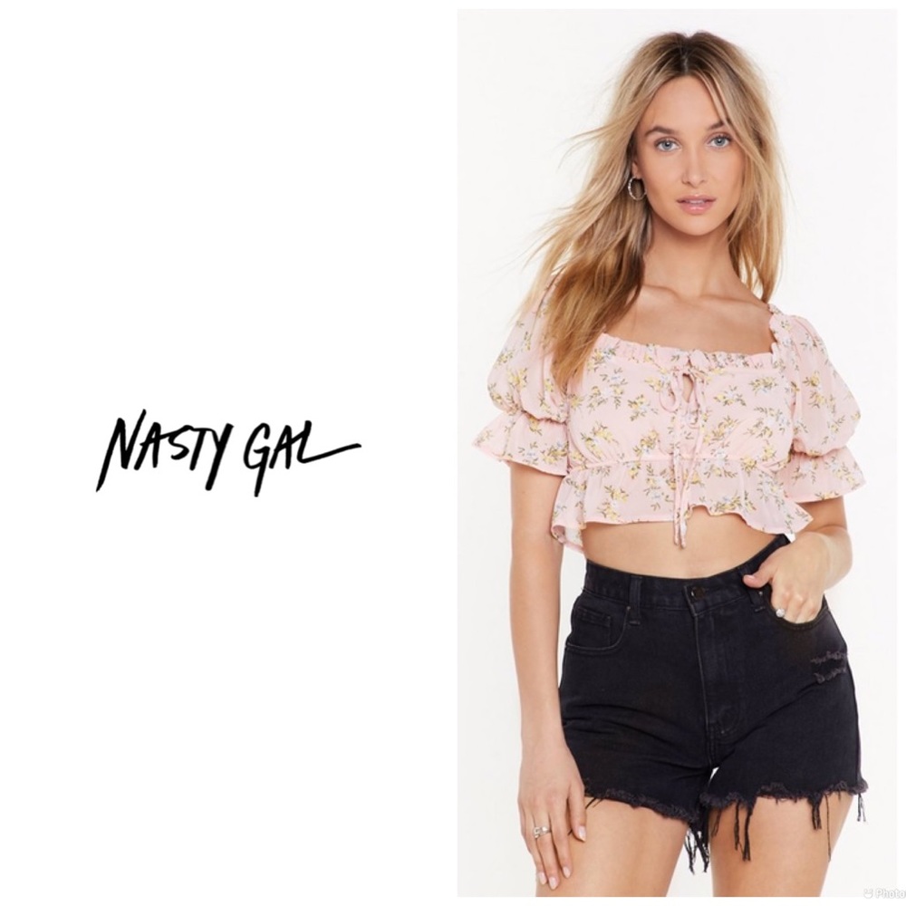 New w tags floral ruffle crop top